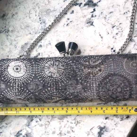 NWOT White House Black Market Evening Clutch With Removable Chain - Picture 2 of 9